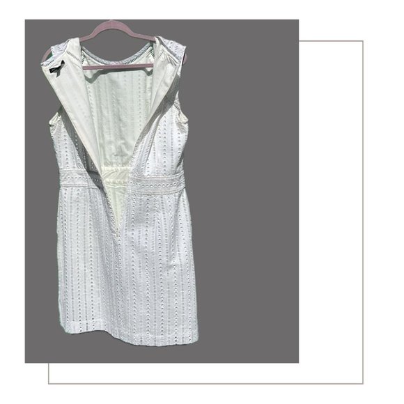 White Lace Sheath Dress with Pockets - Picture 3 of 4